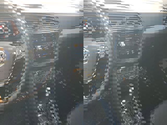 Certified 2021 Volkswagen Tiguan SEL image 24