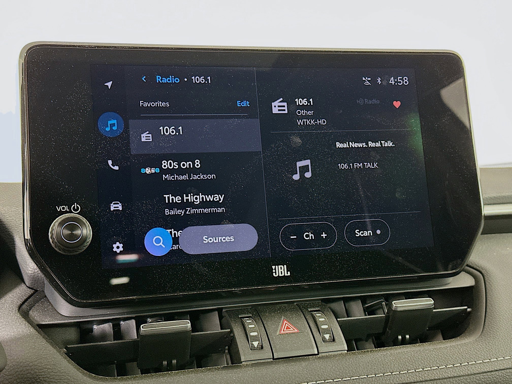 Used 2025 Toyota RAV4 Limited image 21