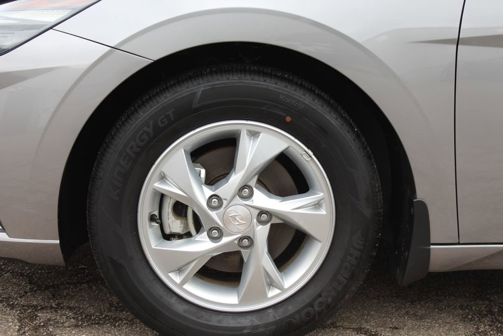 Used 2024 Lincoln Corsair AWD w/ Equipment Group 101A image 9