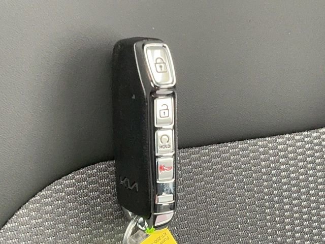 Certified 2025 Kia Niro EX Touring image 26