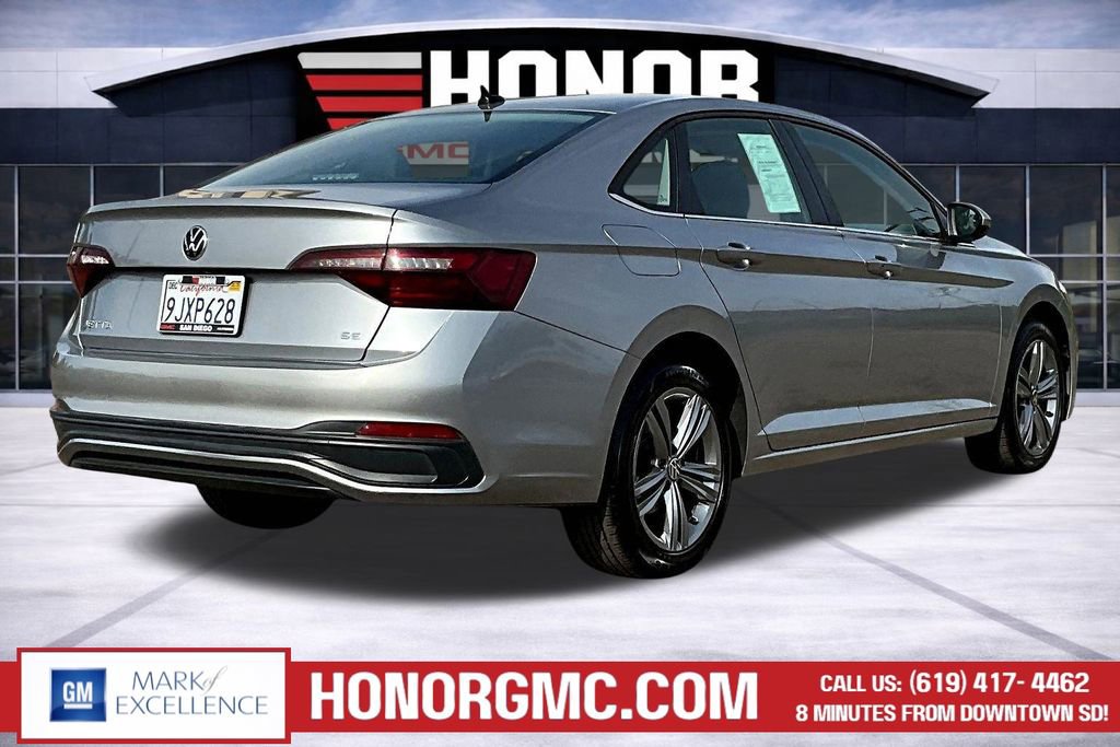Used 2024 Volkswagen Jetta SE image 6