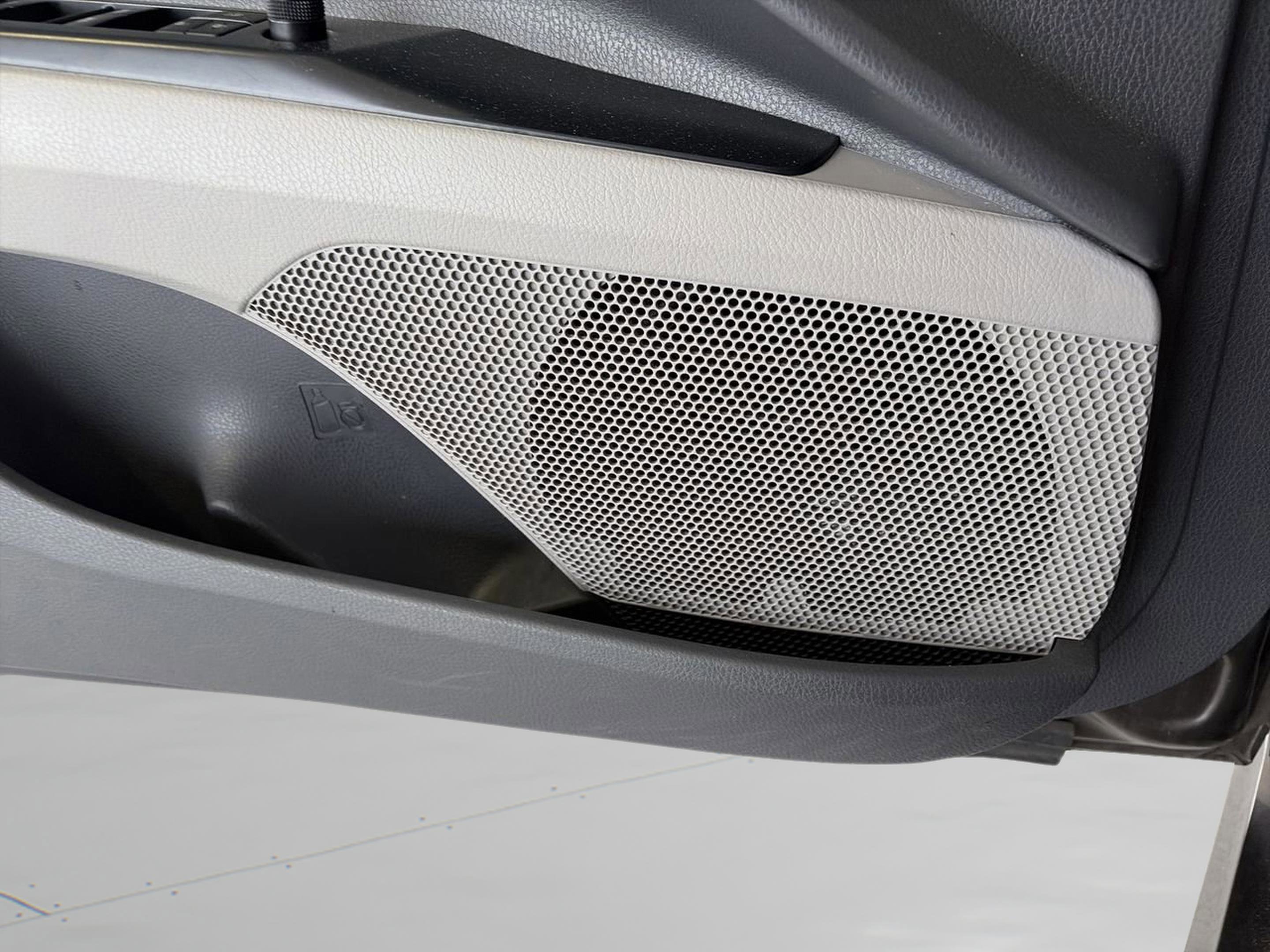 Used 2020 Toyota Camry LE image 28