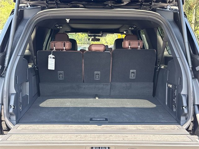 New 2025 Lincoln Navigator L Reserve image 11