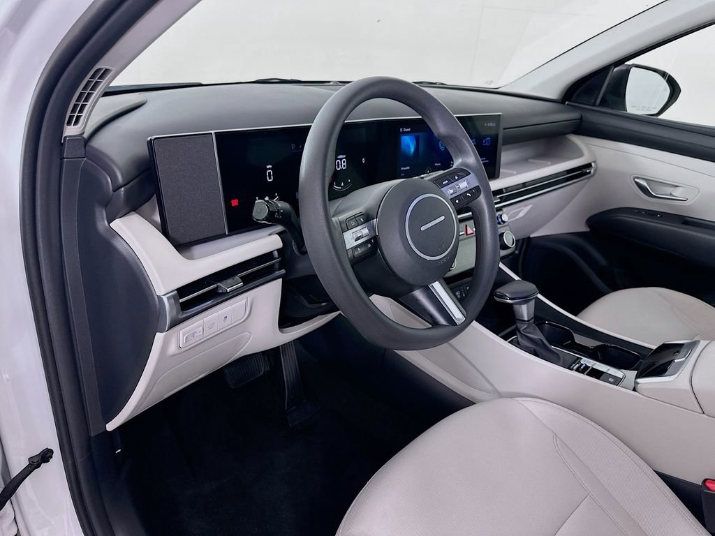 Certified 2025 Hyundai Tucson SEL image 9