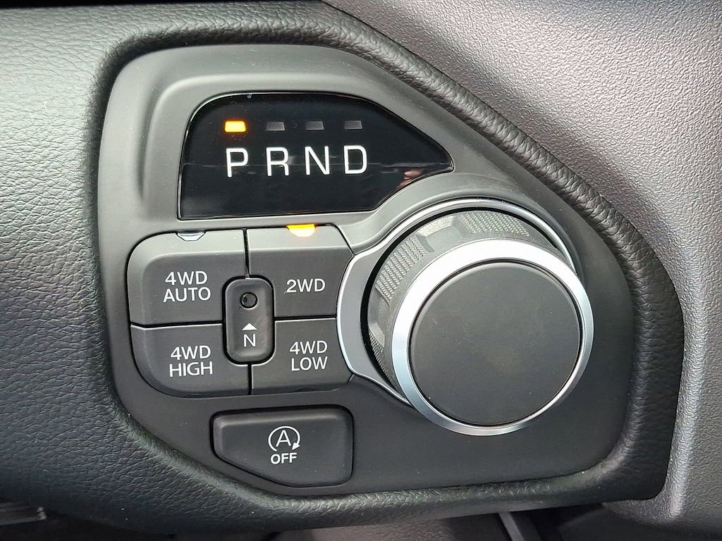 New 2026 RAM 1500 4x4 Crew Cab image 11