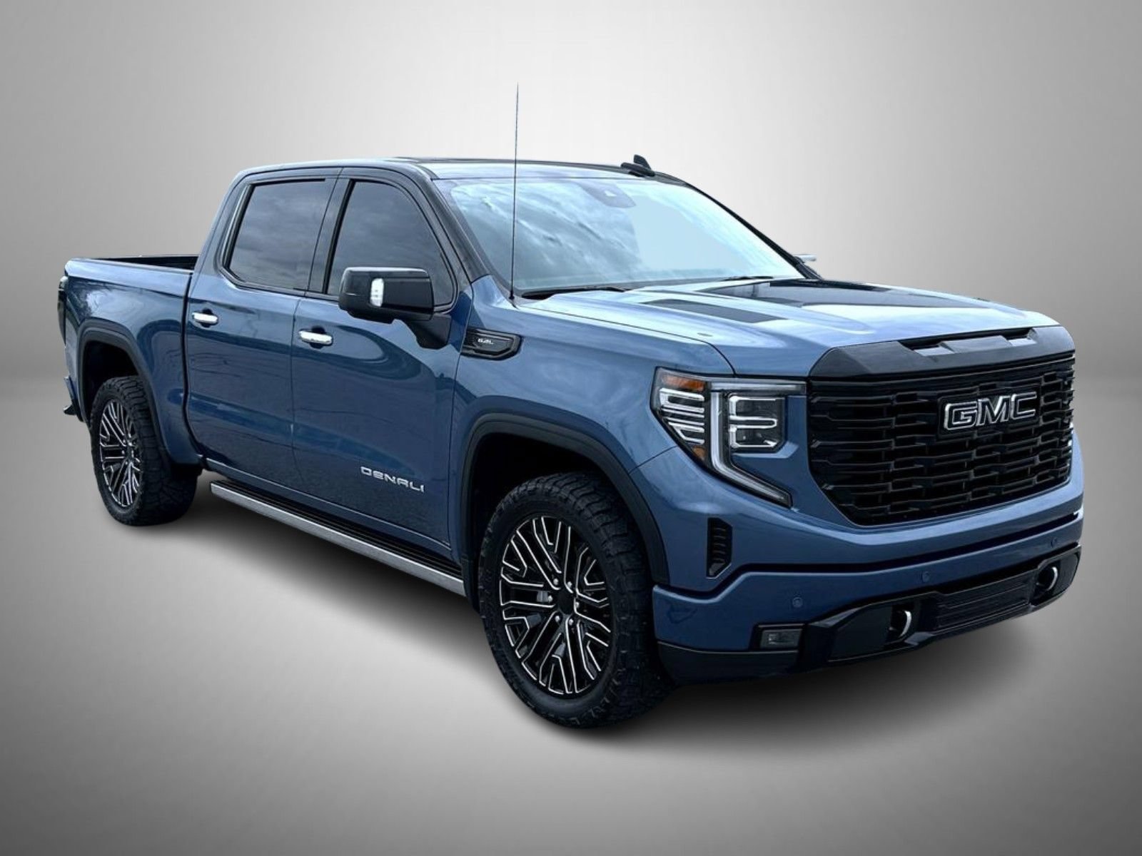 Certified 2024 GMC Sierra 1500 Denali w/ Denali Reserve Package AWD/4WD image 3