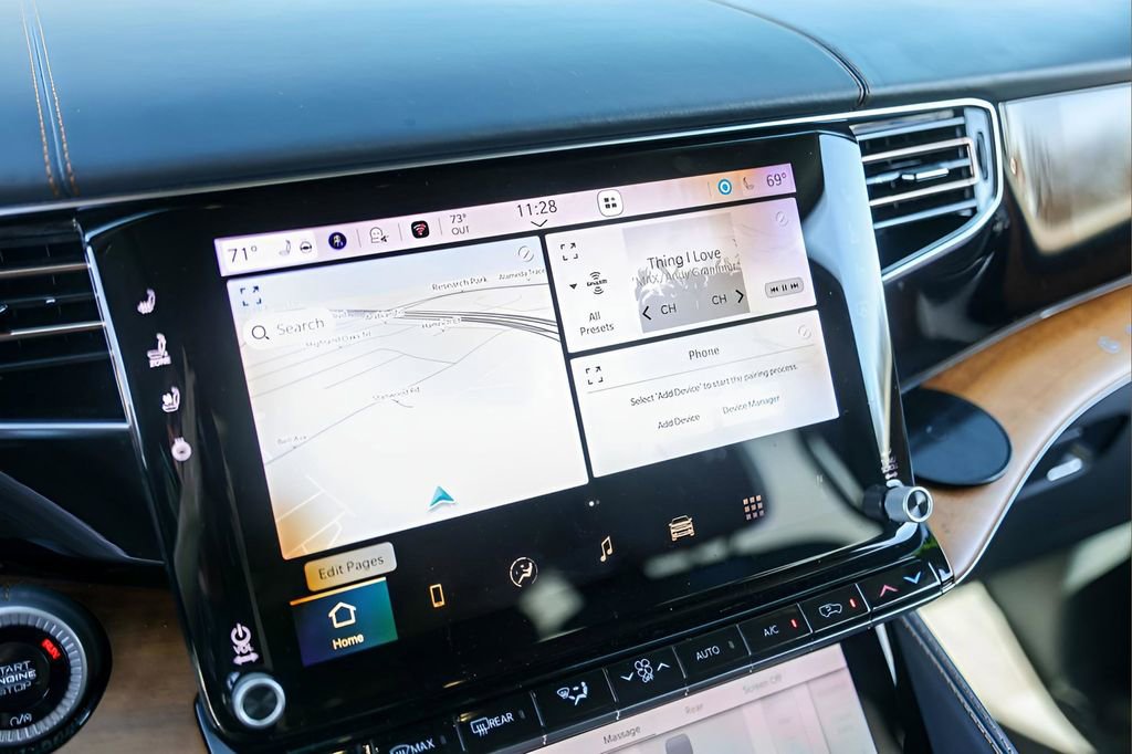 Used 2024 Jeep Grand Wagoneer Series III image 16