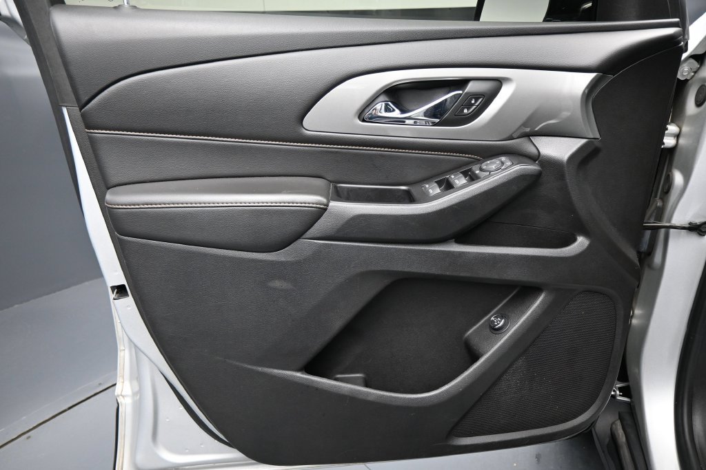 Used 2019 Chevrolet Traverse LT FWD image 10
