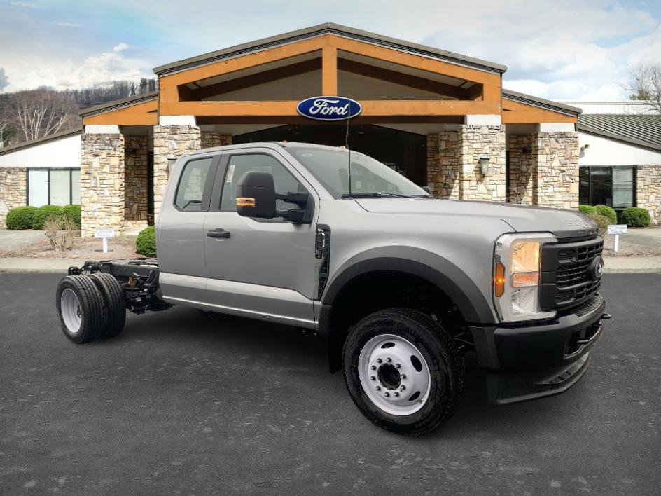 New 2024 Ford F450 XL image 3
