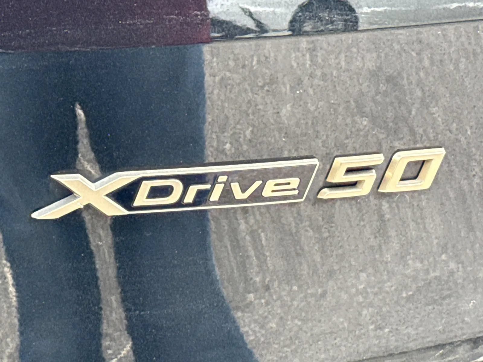 Used 2024 BMW iX xDrive50 w/ Premium Package AWD/4WD image 13