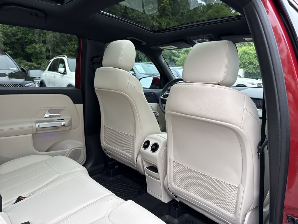New 2025 Mercedes-Benz GLB 250 image 18