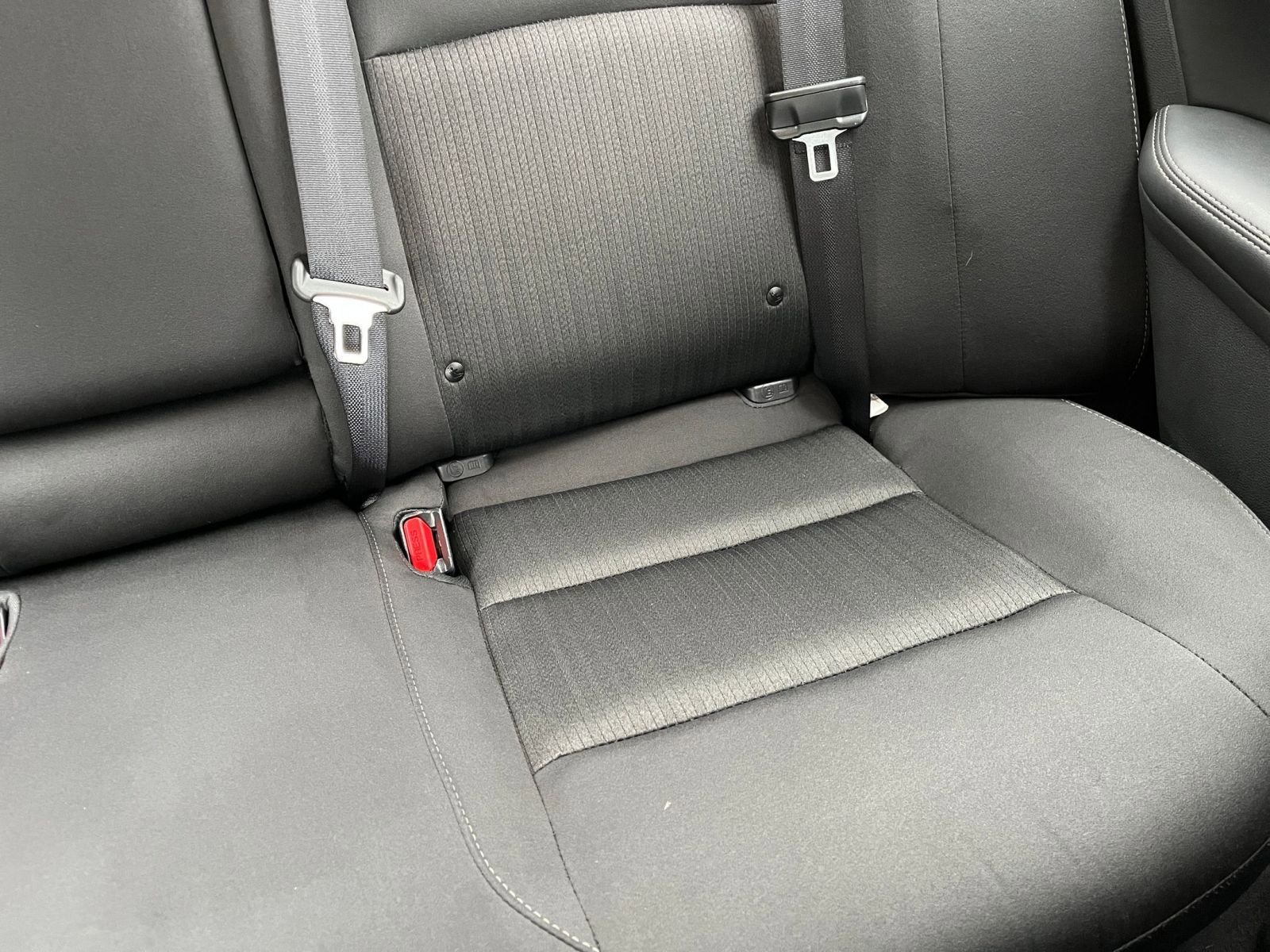 Used 2025 Nissan Altima 2.5 SV FWD image 38