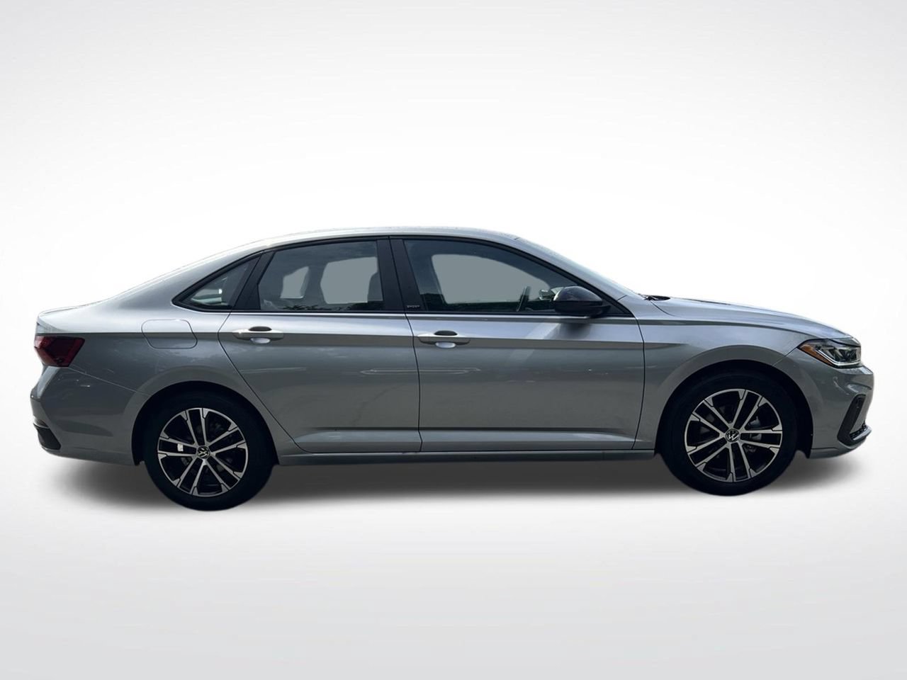 Used 2025 Volkswagen Jetta Sport FWD image 3