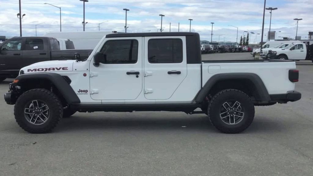 Certified 2024 Jeep Gladiator Mojave w/ Convenience Group image 5