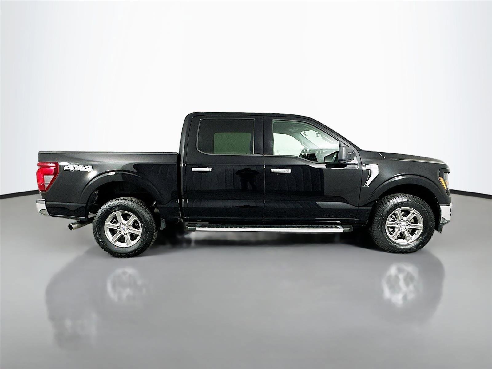 Used 2025 Ford F150 XLT w/ Equipment Group 301A Standard AWD/4WD image 16
