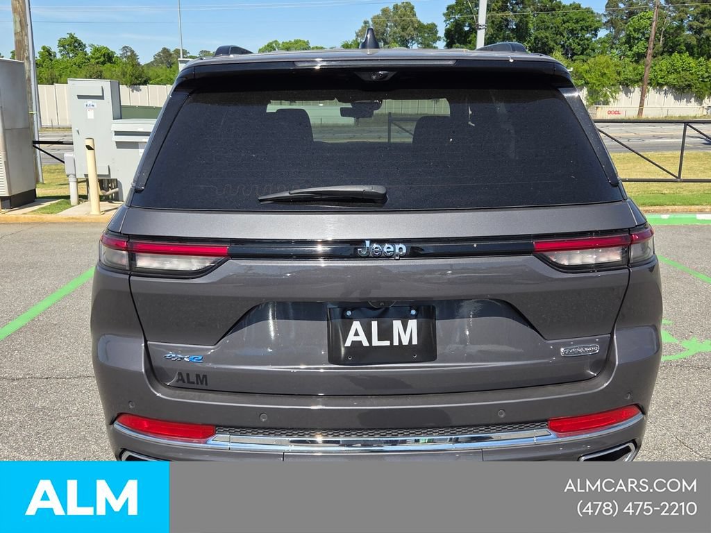Used 2023 Jeep Grand Cherokee Overland w/ Luxury Tech Group IV AWD/4WD image 14