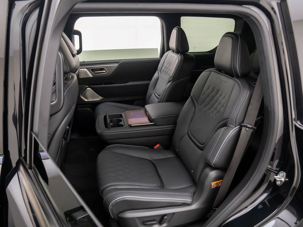 New 2026 INFINITI QX80 Autograph w/ Premium Cargo Package image 15