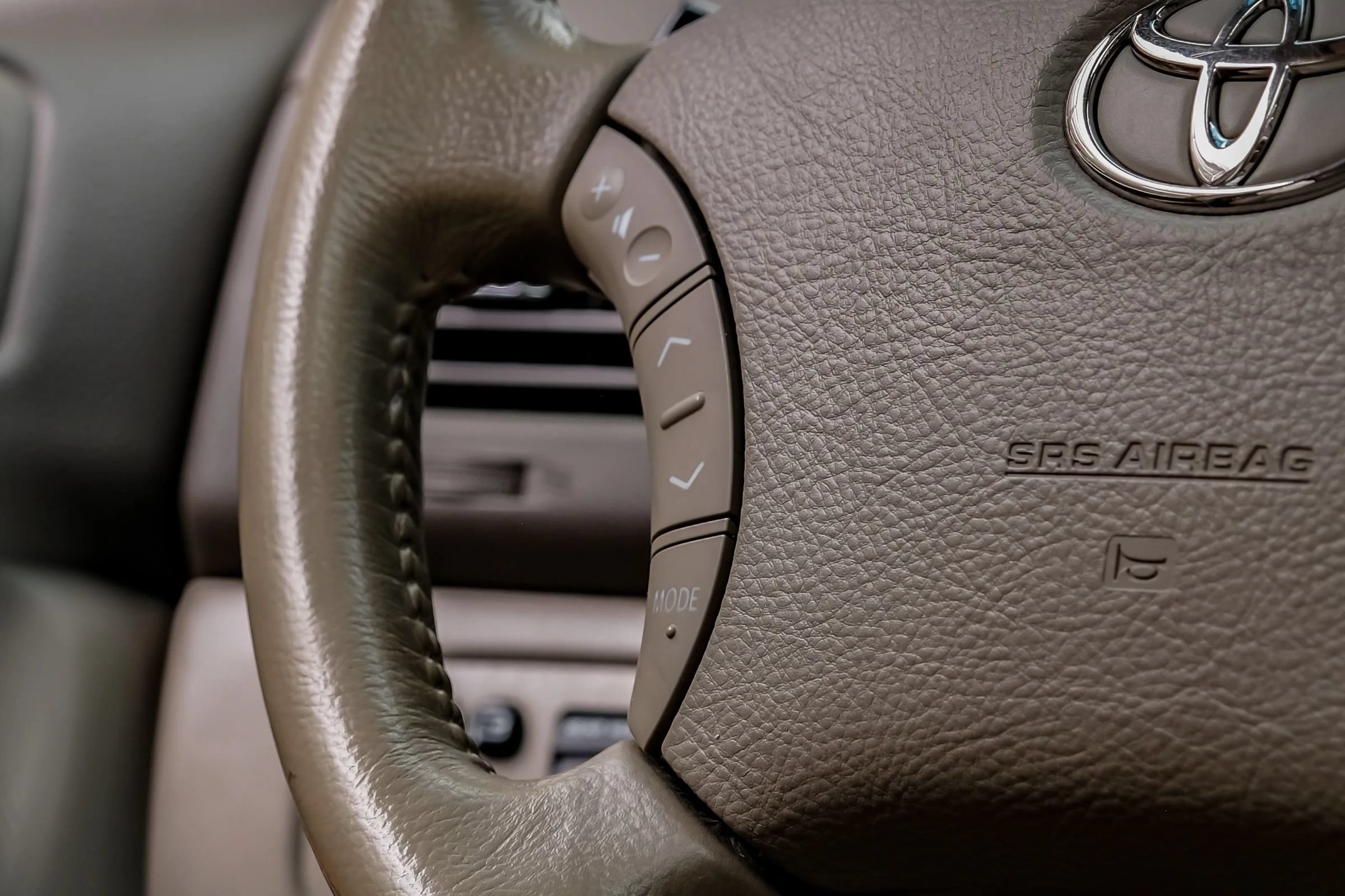Used 2010 Toyota Sienna XLE Limited FWD image 20