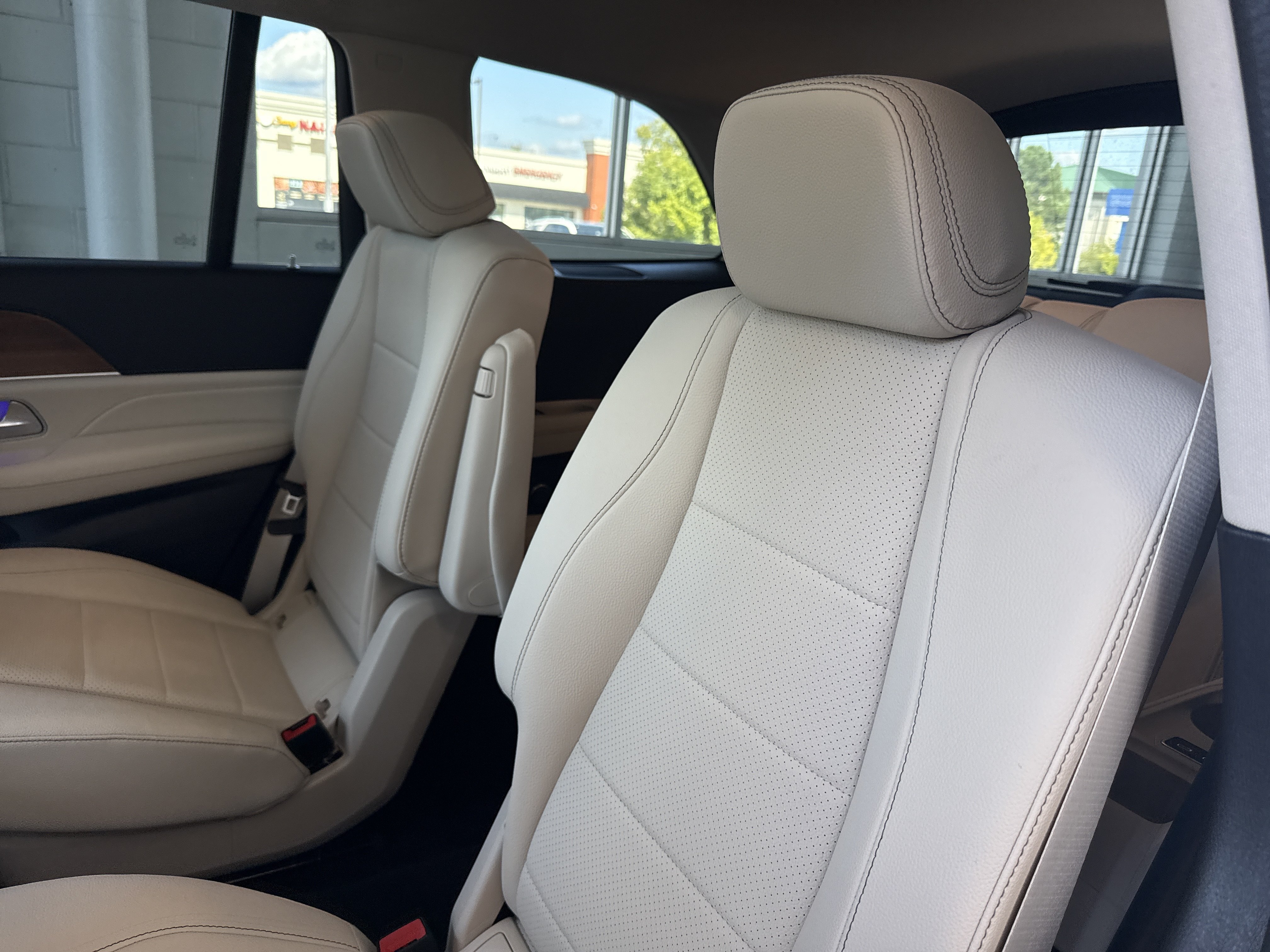 Certified 2025 Mercedes-Benz GLS 450 4MATIC image 30
