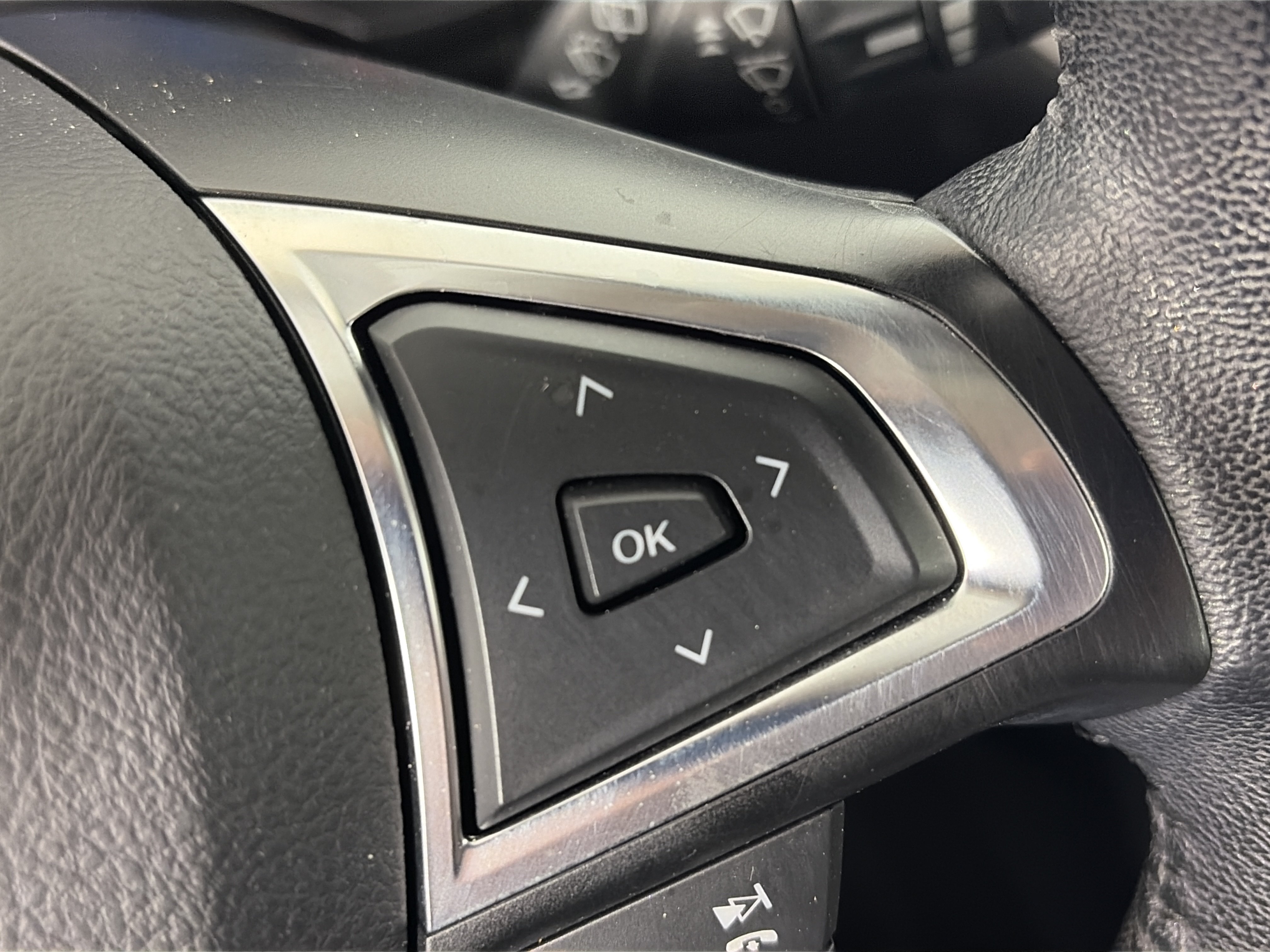 Used 2023 Ford Edge SEL w/ Sport Appearance Package AWD/4WD image 33