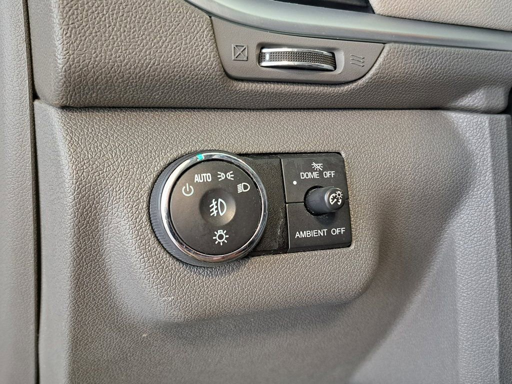 Used 2016 Chevrolet Traverse LT image 13