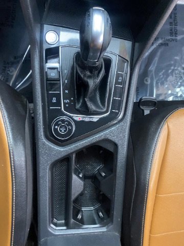 Used 2018 Volkswagen Tiguan SE AWD/4WD image 21
