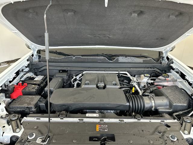 New 2025 Chevrolet Colorado Trail Boss w/ Off-Road Front Bumper Package AWD/4WD image 33