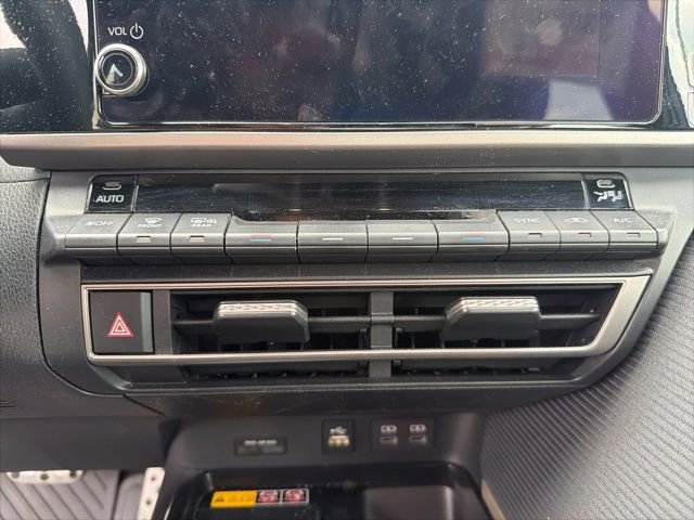 Certified 2025 Toyota Camry SE image 20