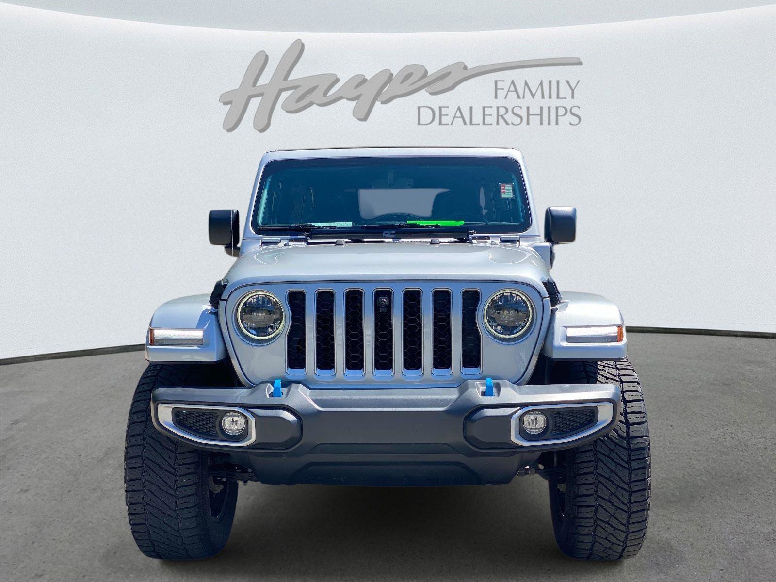 Used 2023 Jeep Wrangler Sahara w/ Cold Weather Group image 10