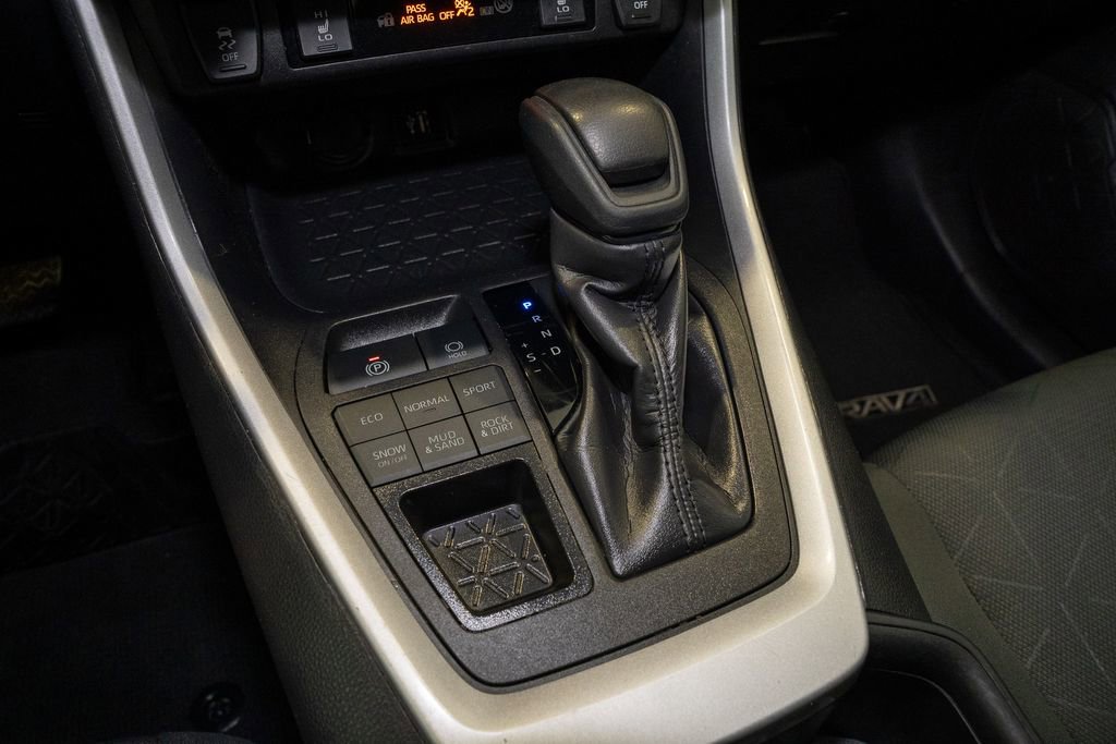 Used 2024 Toyota RAV4 XLE w/ Weather Package image 16
