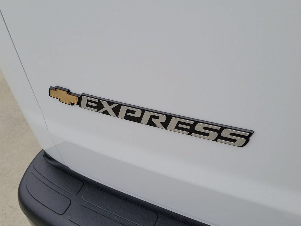New 2026 Chevrolet Express 2500 w/ Driver Convenience Package RWD image 20