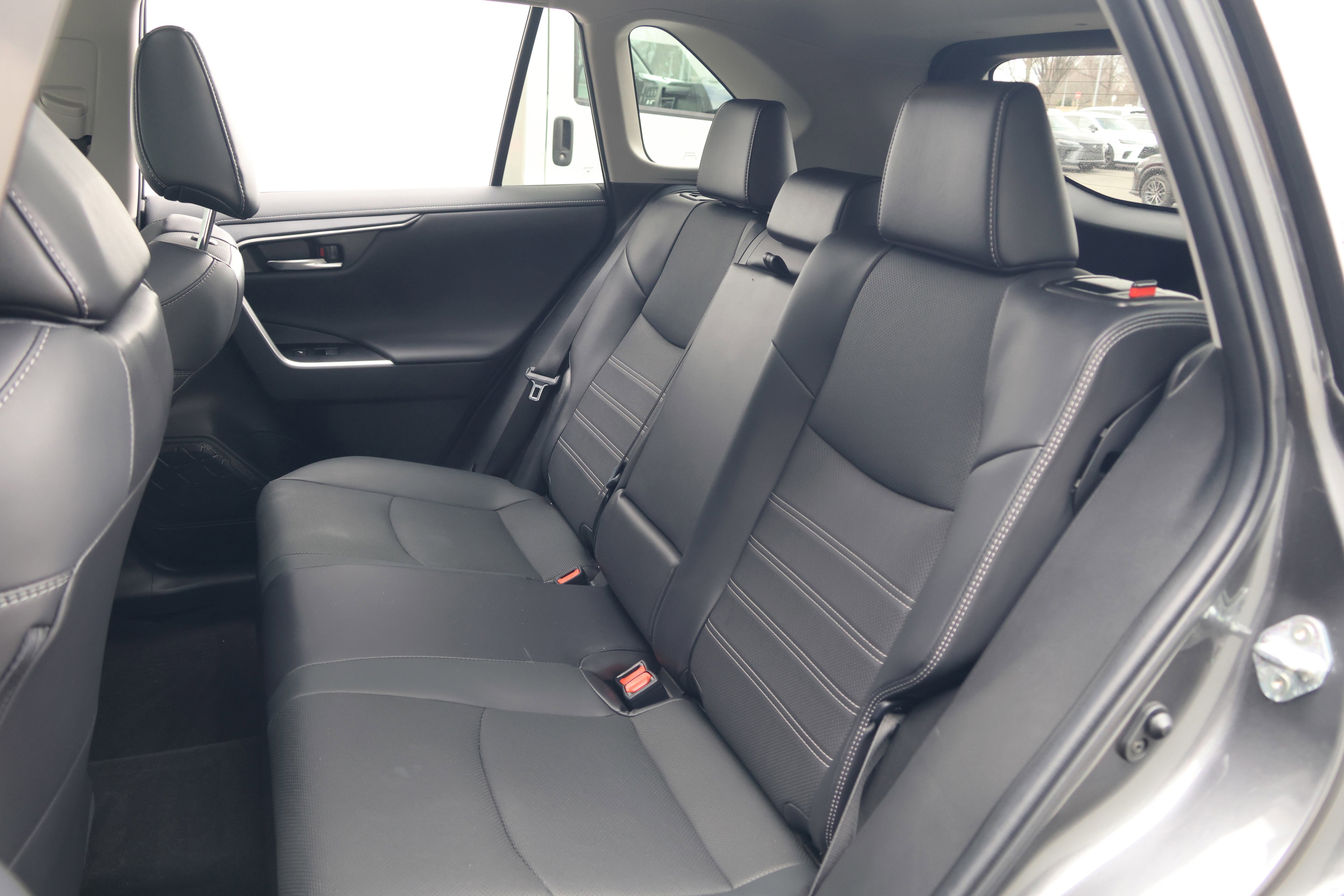 Used 2023 Toyota RAV4 Limited image 35