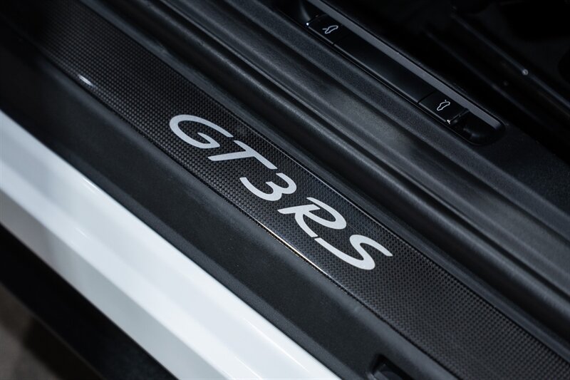 Used 2016 Porsche 911 GT3 RS RWD image 27