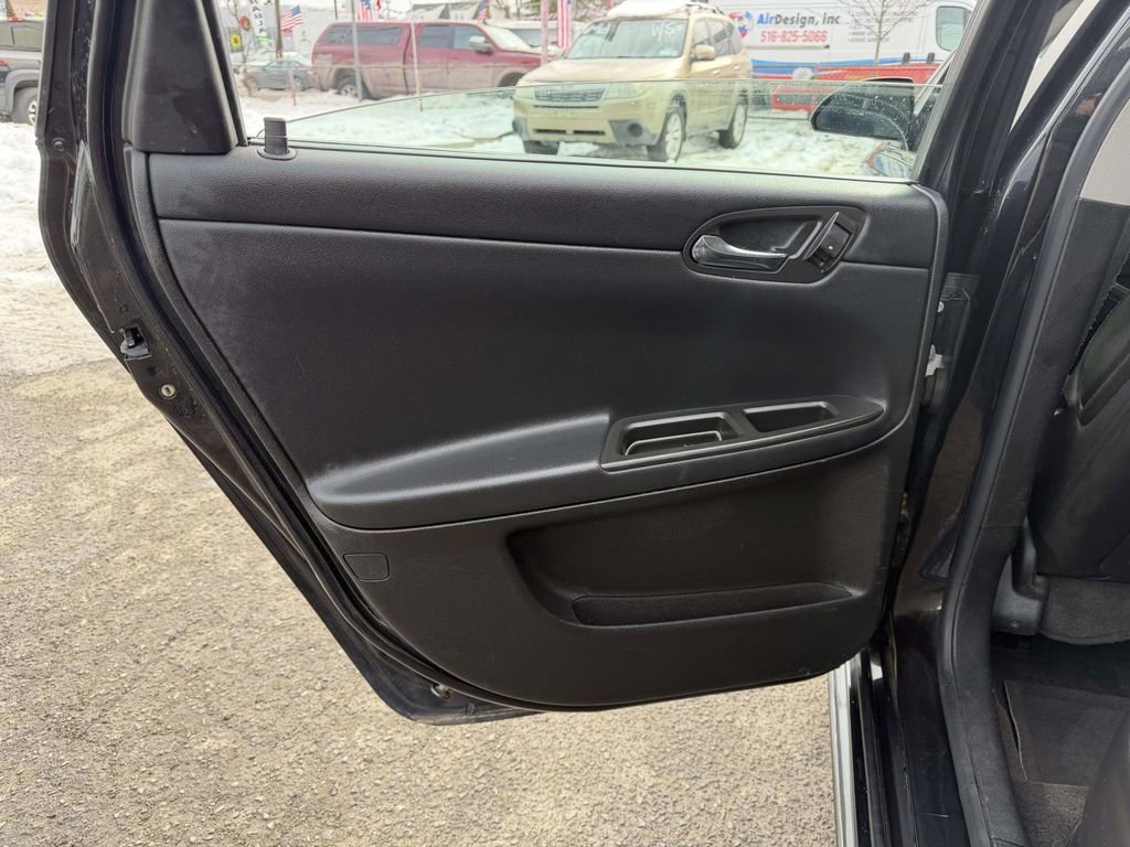 Used 2012 Chevrolet Impala LTZ image 24