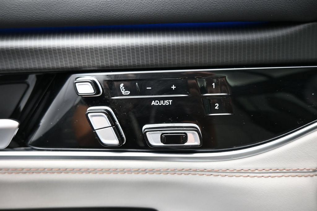 New 2026 Jeep Grand Wagoneer L Summit AWD/4WD image 12