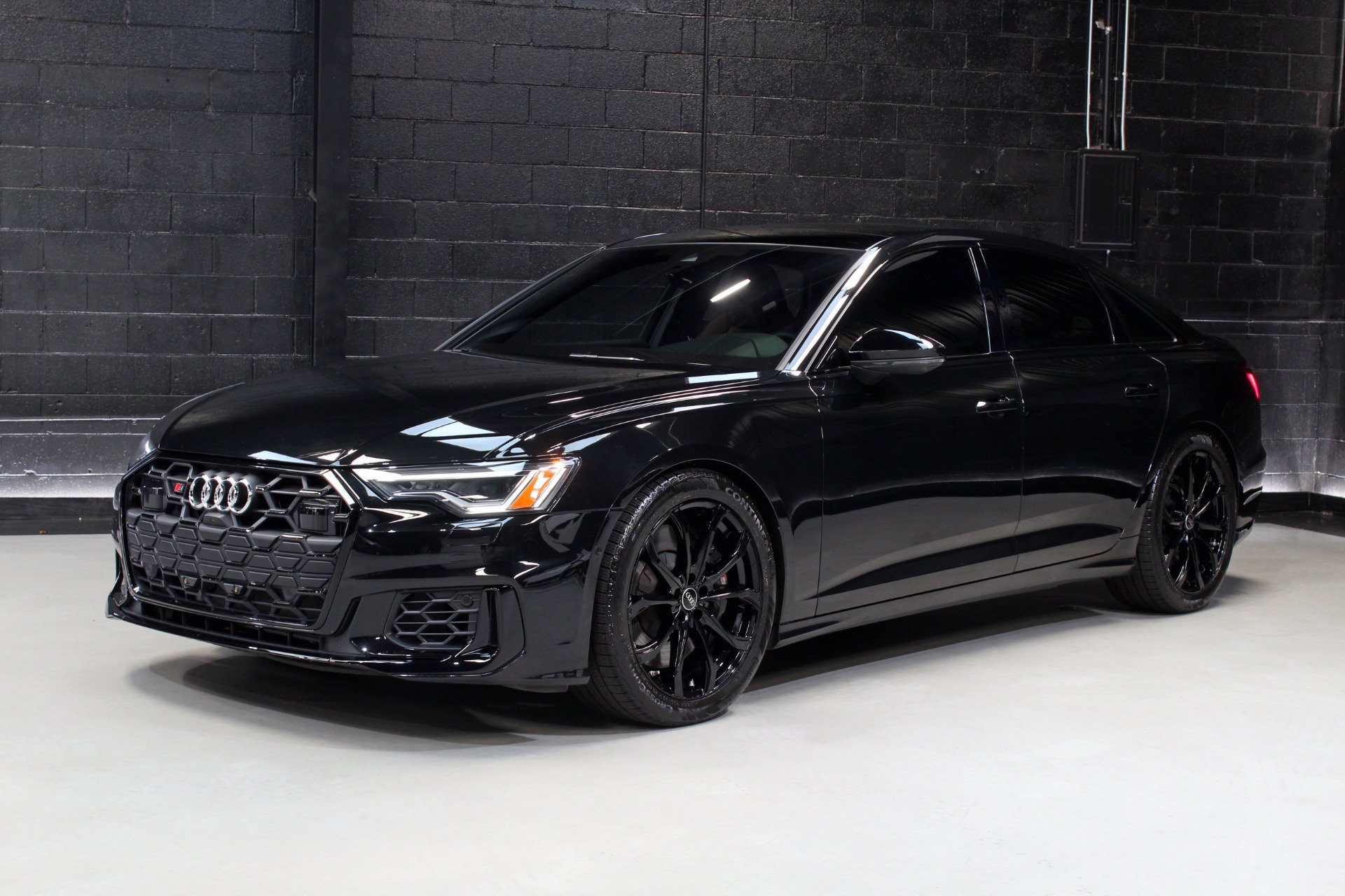 Used 2025 Audi S6 Premium Plus AWD/4WD image 4