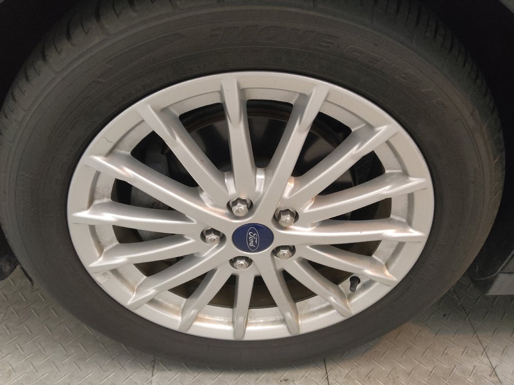 Used 2015 Ford C-MAX Energi SEL w/ Equipment Group 301A FWD image 31
