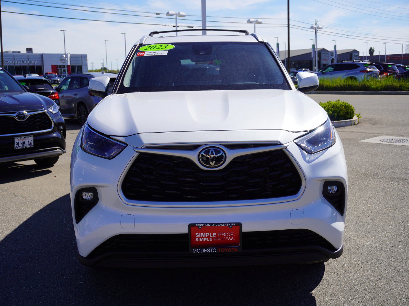 Used 2023 Toyota Highlander XLE image 4