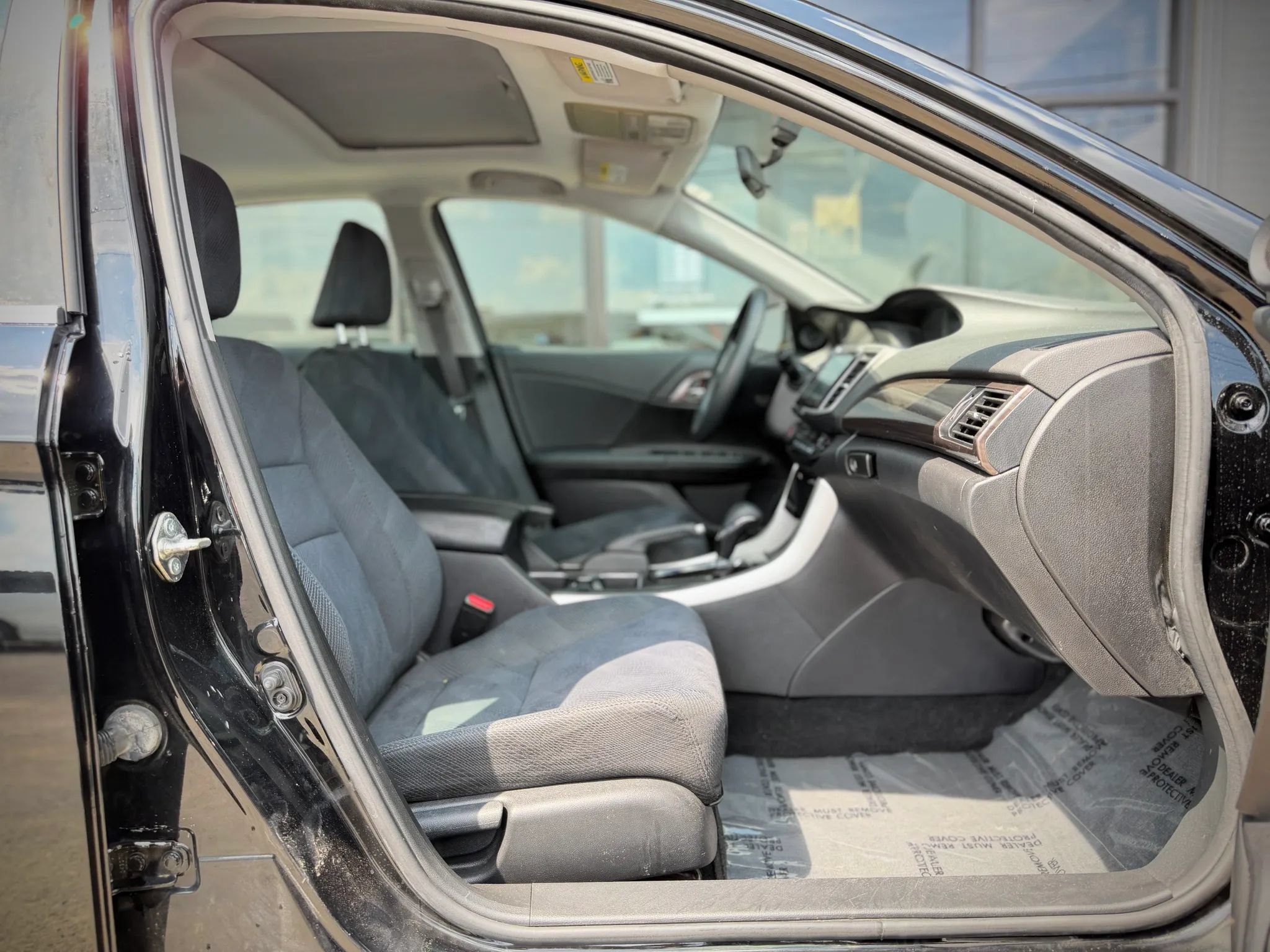 Used 2017 Honda Accord EX image 17