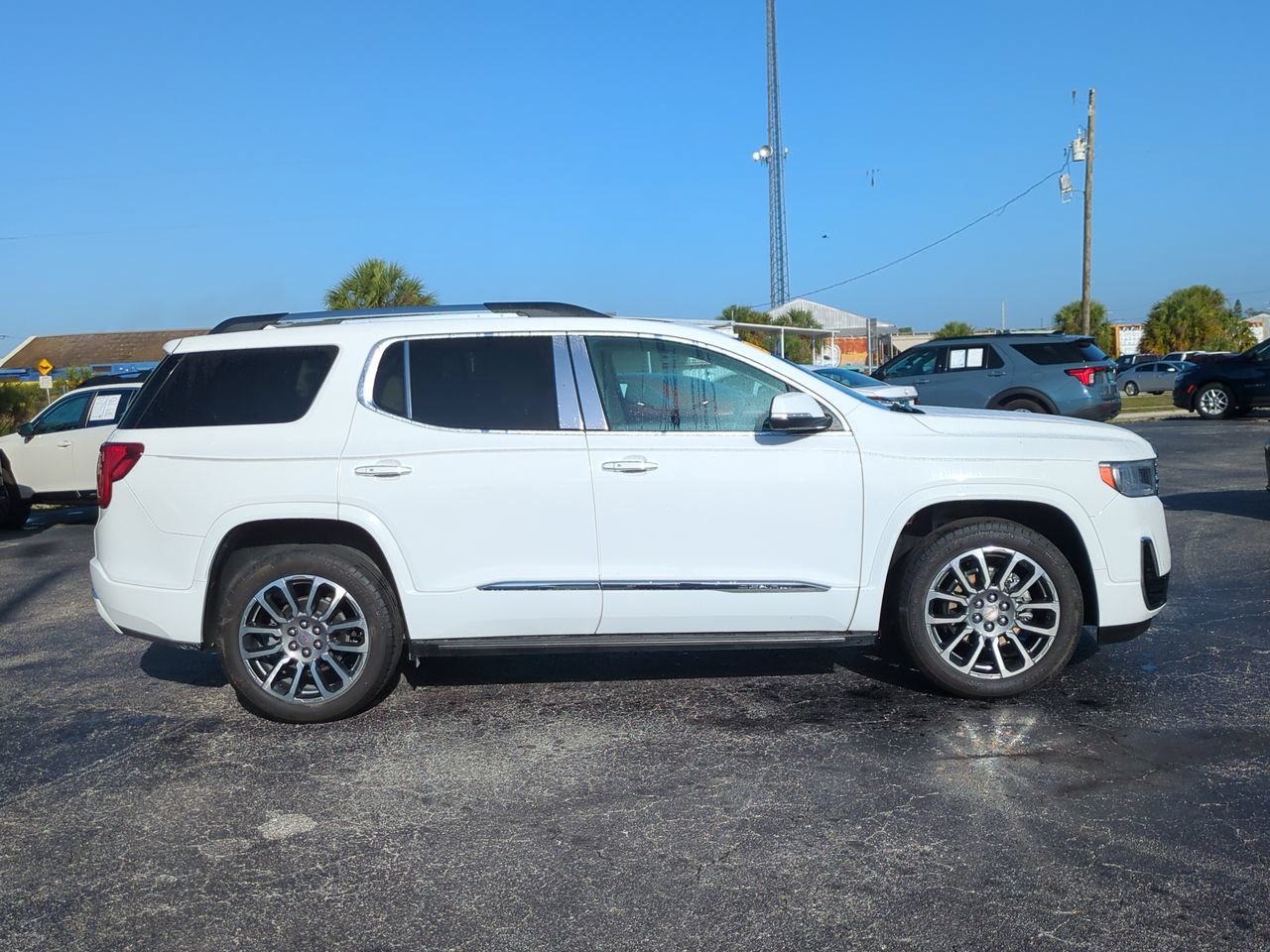 Certified 2021 GMC Acadia Denali w/ Denali Technology Package FWD image 3