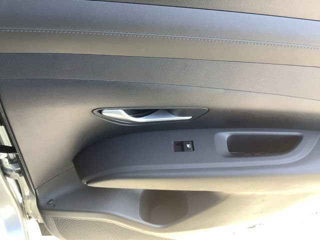 Certified 2025 Hyundai Tucson SEL FWD image 16
