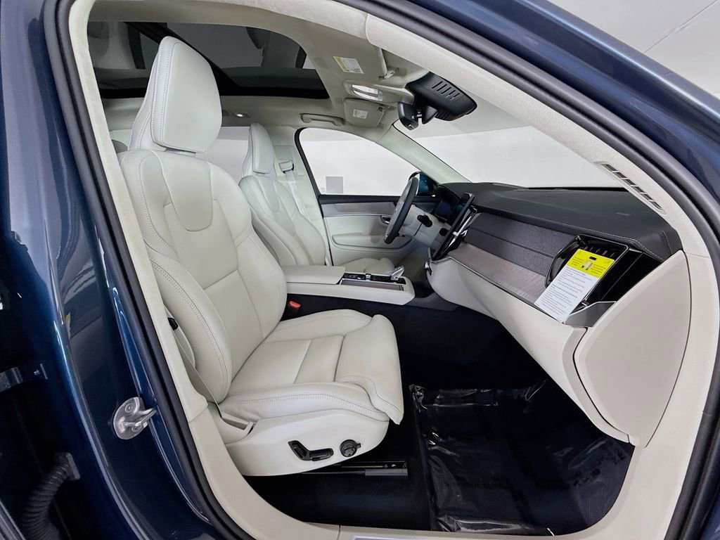 Used 2026 Volvo XC90 B6 Ultra w/ Lounge Package image 31