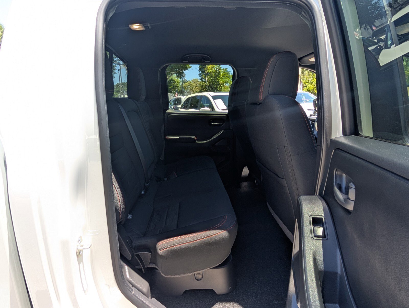 Used 2026 Nissan Frontier Pro-X w/ Pro-X Convenience Package RWD image 16