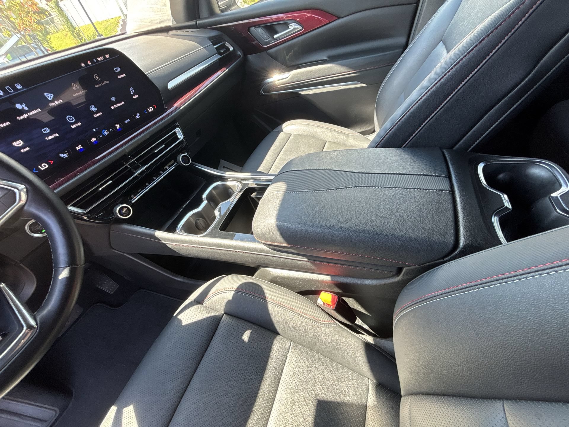 Used 2024 Chevrolet Traverse Z71 w/ LPO, Floor Liner Package AWD/4WD image 21