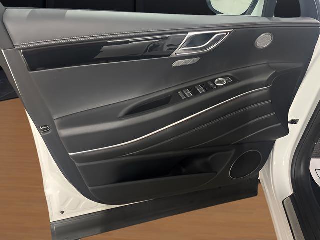 Used 2025 Genesis GV80 2.5T Standard image 11