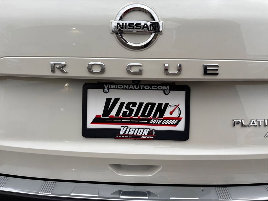Used 2021 Nissan Rogue Platinum image 15