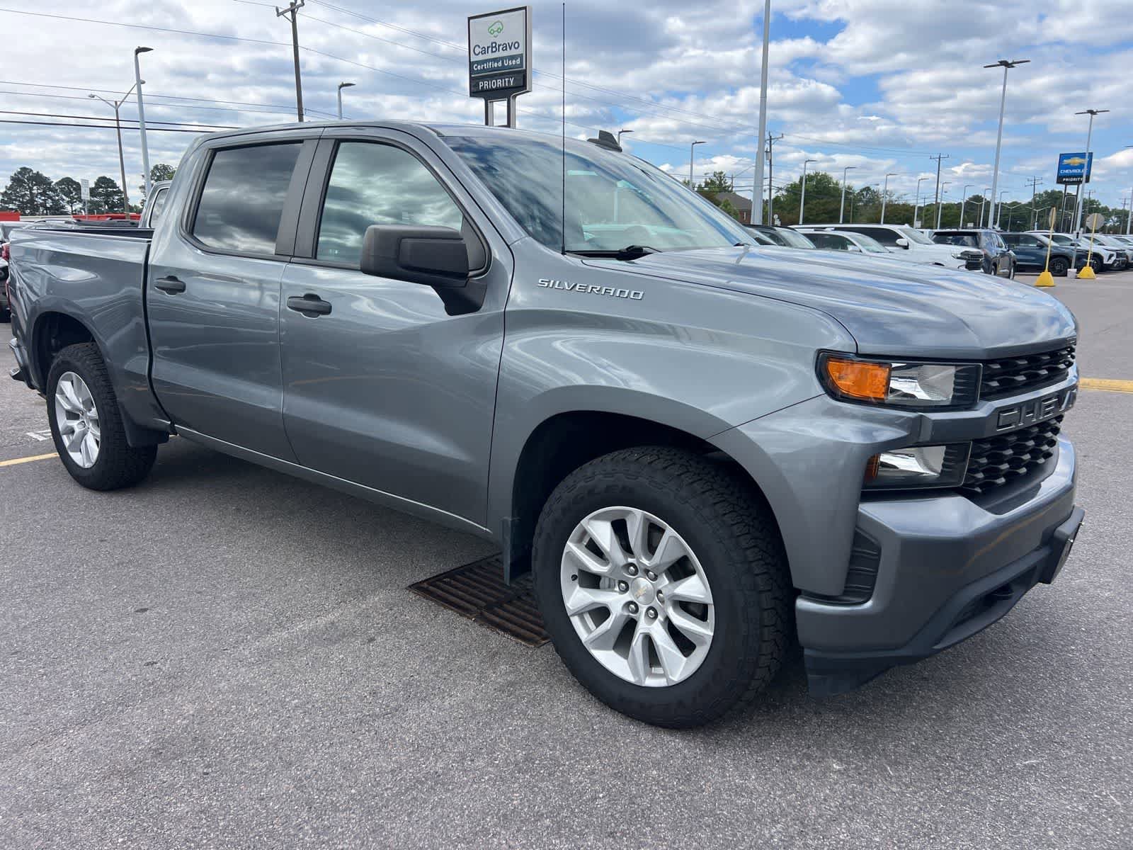 Used 2022 Chevrolet Silverado 1500 Custom w/ Safety Confidence Package RWD image 3
