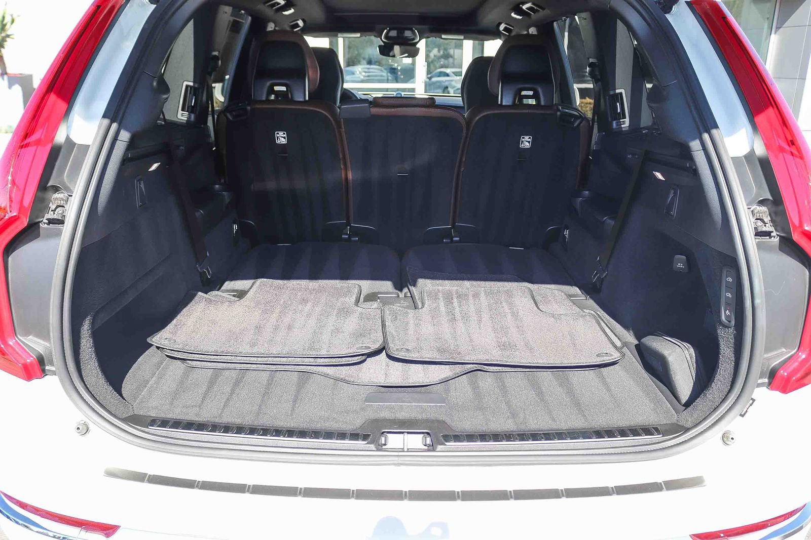 Used 2024 Volvo XC90 T8 Ultimate w/ Protection Package Premier AWD/4WD image 30