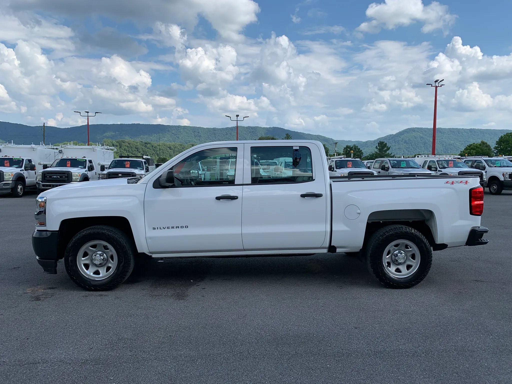 Used 2017 Chevrolet Silverado 1500 W/T w/ Special Service Package AWD/4WD image 5