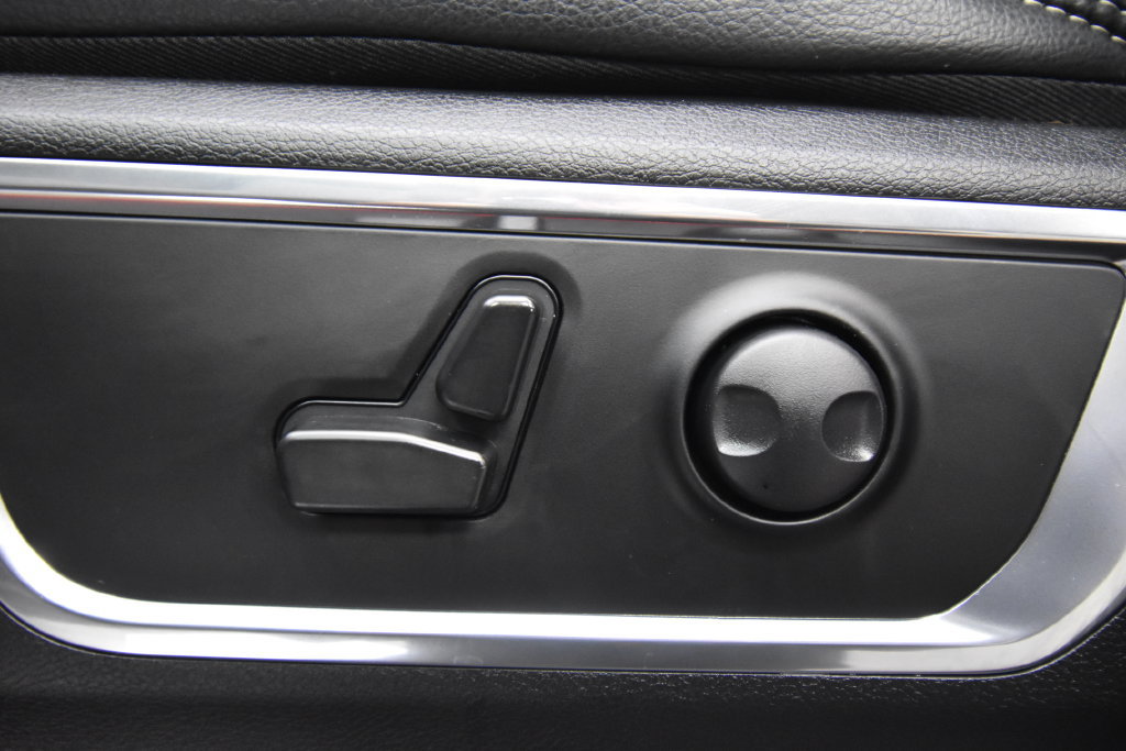 Used 2025 RAM 1500 Laramie AWD/4WD image 22